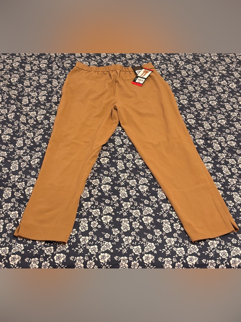 Banana Republic Ladies Tapered Pull On Pants - Picture 4 of 4